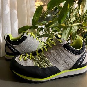 Like NEW Women’s Scarpa Crux Approach Hiking shoes